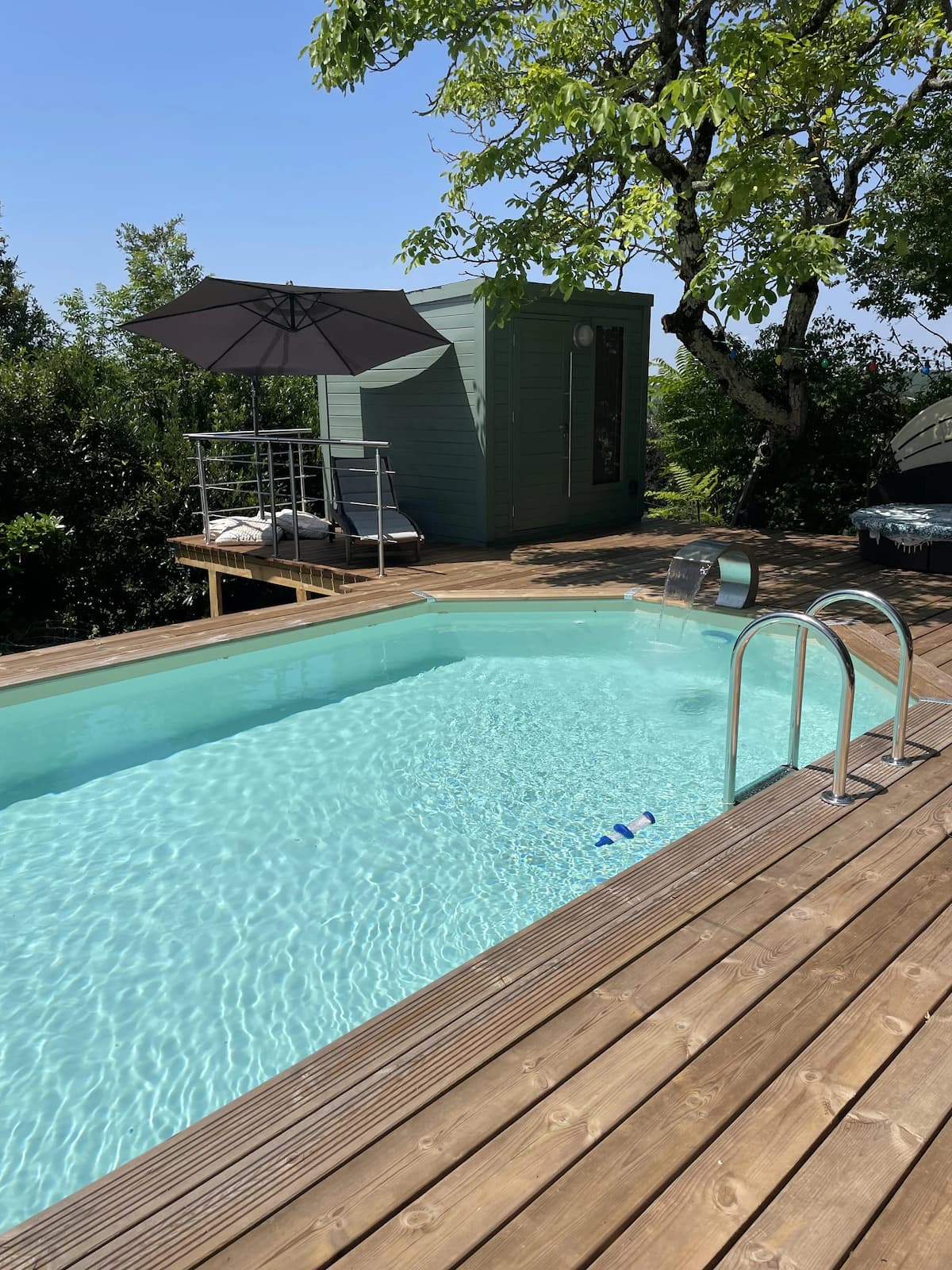 Maison de charme en pierre avec jardin