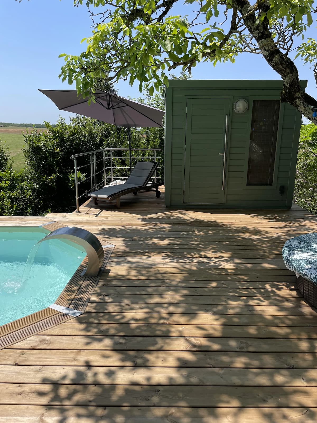 Maison de charme en pierre avec jardin