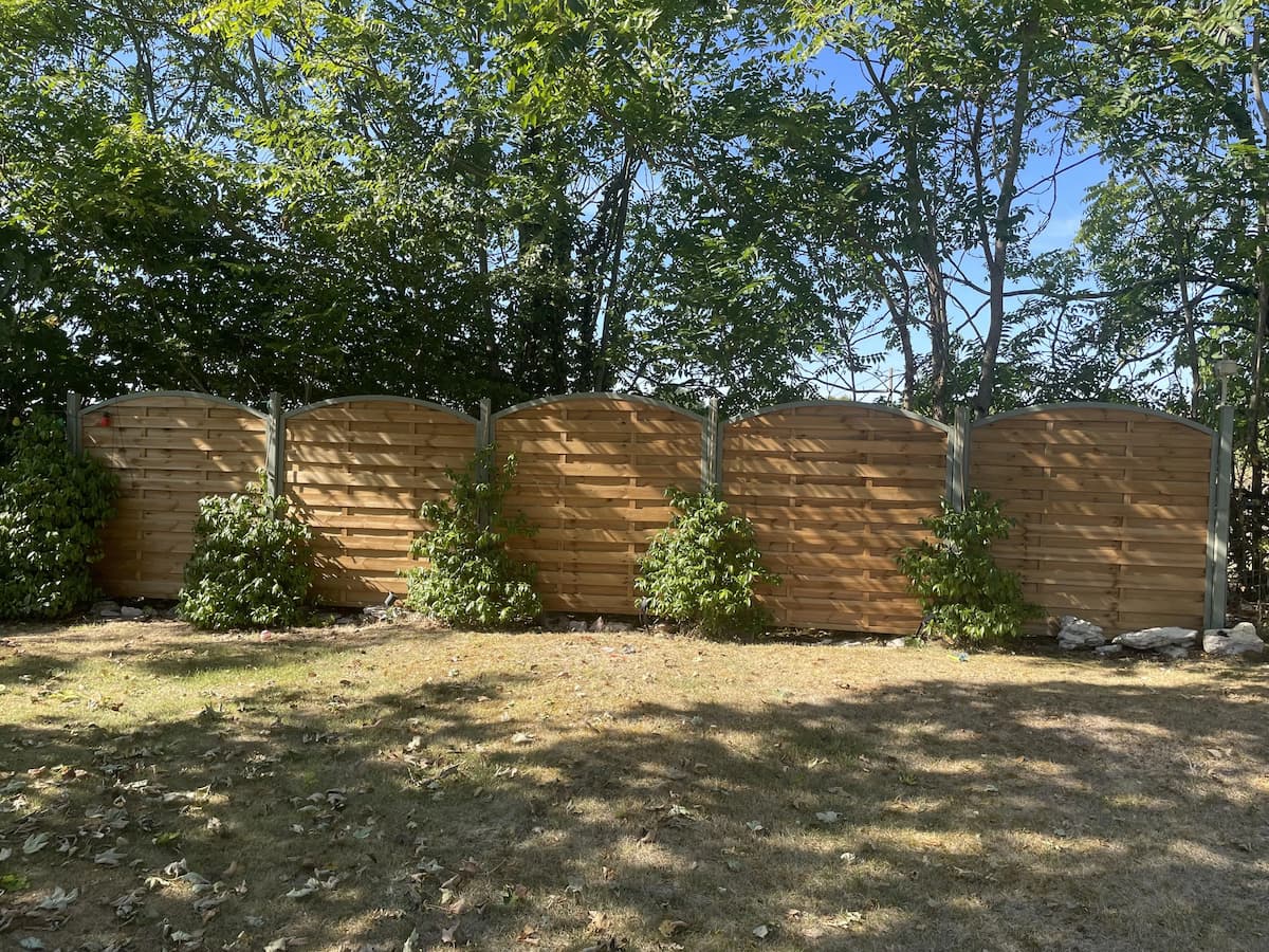 Maison de charme en pierre avec jardin