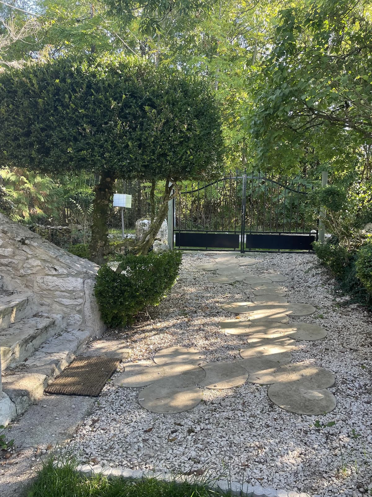 Maison de charme en pierre avec jardin