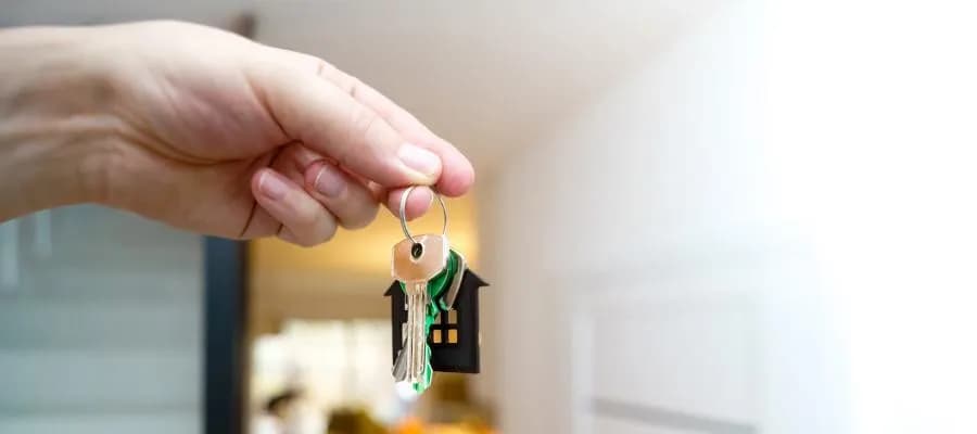 Voyager moins cher et mieux : 7 raisons de choisir l'échange de maison en 2025